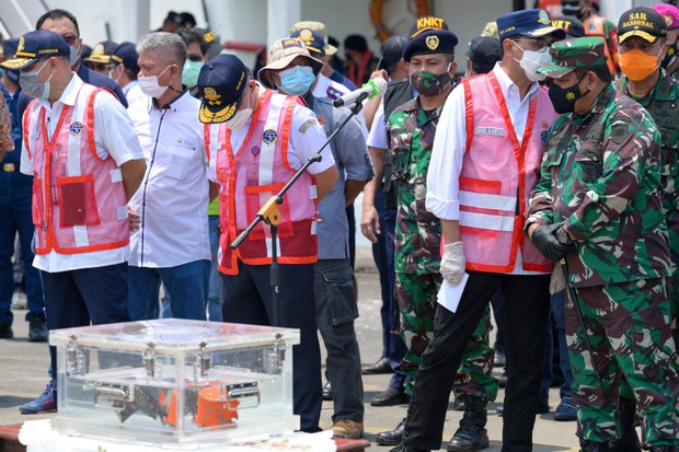 KNKT Berhasil Unduh Percakapan Kokpit Pesawat Sriwijaya SJ-182 KNKT Berhasil Unduh Percakapan Kokpit Pesawat Sriwijaya SJ-182