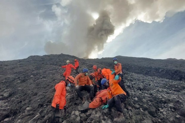 Korban tewas akibat letusan Gunung Marapi bertambah menjadi 20 lebih Korban tewas akibat letusan Gunung Marapi bertambah menjadi 20 lebih