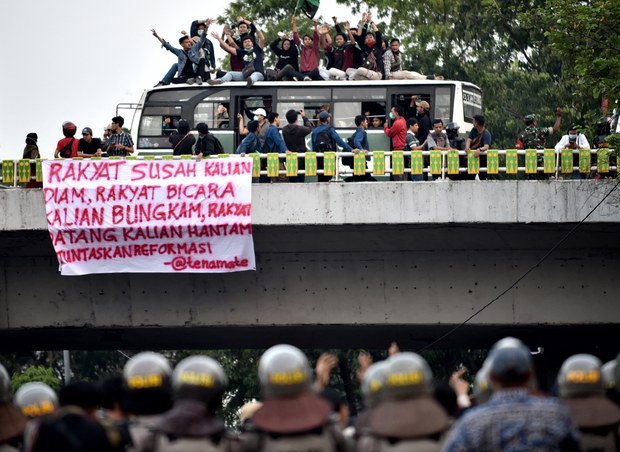 MK Tolak Uji Formil UU KPK MK Tolak Uji Formil UU KPK