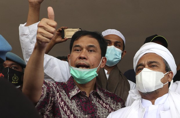 Dituduh Hadir di Baiat Dukung ISIS, Munarman Ditangkap sebagai Tersangka Terorisme Dituduh Hadir di Baiat Dukung ISIS, Munarman Ditangkap sebagai Tersangka Terorisme
