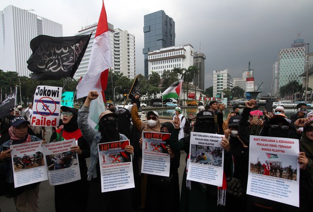 Ratusan aktivis Muslim demo tolak kedatangan tim Piala Dunia U-20 Israel ke Indonesia Ratusan aktivis Muslim demo tolak kedatangan tim Piala Dunia U-20 Israel ke Indonesia
