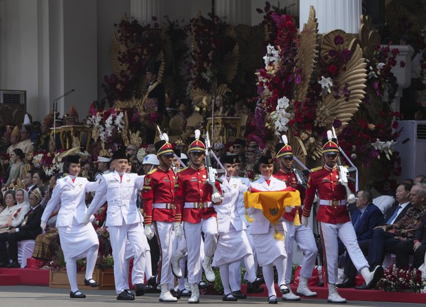 Jokowi cabut larangan anggota Paskibraka berjilbab, BPIP minta maaf Jokowi cabut larangan anggota Paskibraka berjilbab, BPIP minta maaf