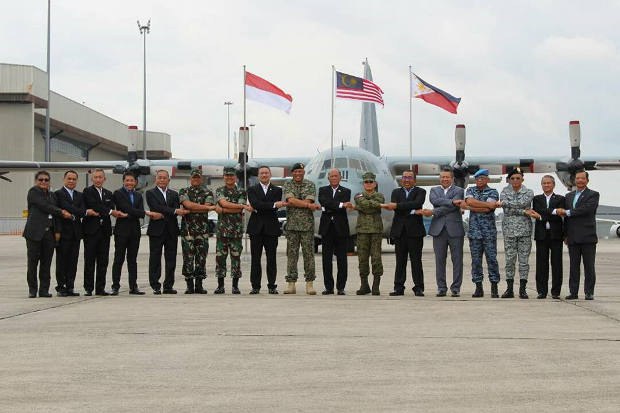 171012_ID_Trilateral_620.jpg 171012_ID_Trilateral_620.jpg