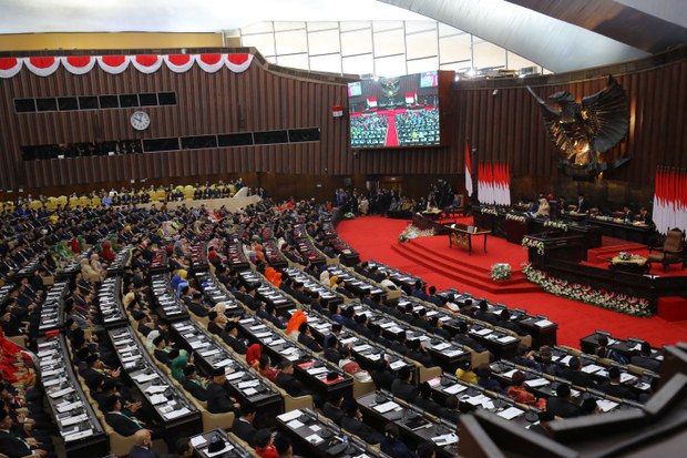Banyaknya anggota DPR terkait dinasti politik picu kekhawatiran atas demokrasi Banyaknya anggota DPR terkait dinasti politik picu kekhawatiran atas demokrasi