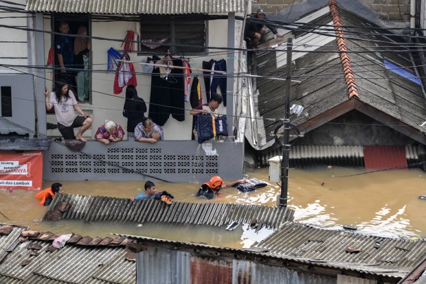 Dikecam, pemotongan anggaran di tengah meningkatnya ancaman bencana Dikecam, pemotongan anggaran di tengah meningkatnya ancaman bencana