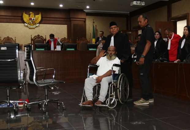 Mantan gubernur Papua divonis 8 tahun penjara terkait korupsi Mantan gubernur Papua divonis 8 tahun penjara terkait korupsi