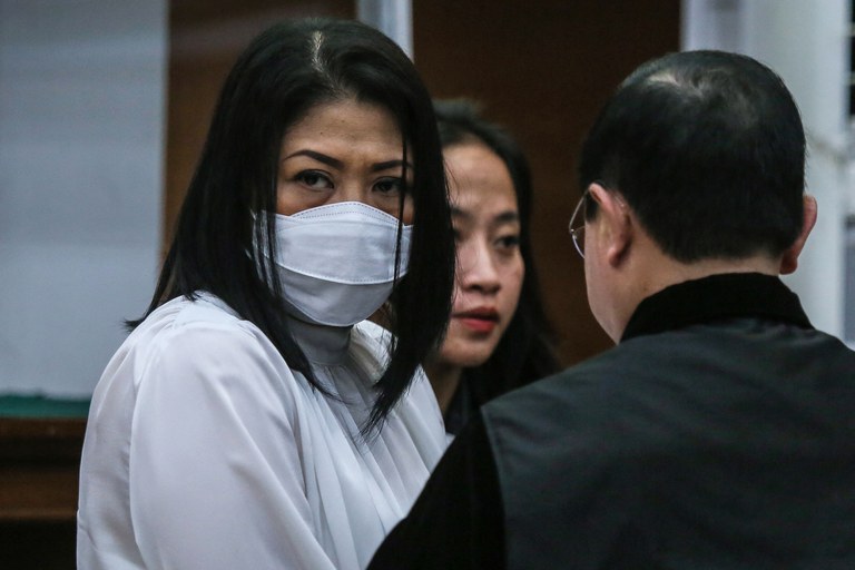 Putri Candrawathi, istri dari mantan jenderal polisi Ferdy Sambo menghadiri persidangan dirinya di Pengadilan Negeri Jakarta Selatan pada 13 Februari 2023. [Aditya Aji/AFP]