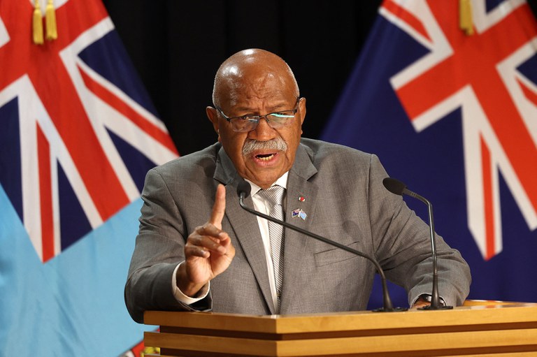 Perdana Menteri Fiji Sitiveni Rabuka berbicara kepada wartawan dalam jumpa pers bersama Perdana Menteri Selandia Baru Chris Hipkins di parlemen di Wellington pada 7 Juni 2023. [Marty Melville/AFP]