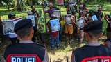 Sambut Paus Fransiskus, ratusan warga Papua gelar aksi "Jalan Salib"