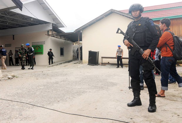 160719_ID_Santoso_1000.jpg 160719_ID_Santoso_1000.jpg