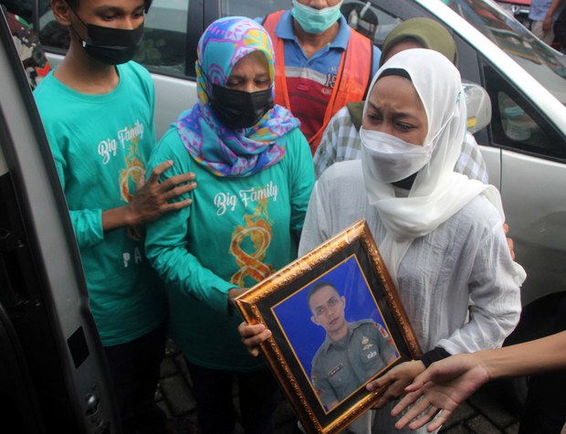 Aparat Tangkap Dua Terduga Penyerang Pos Koramil Papua Barat Aparat Tangkap Dua Terduga Penyerang Pos Koramil Papua Barat