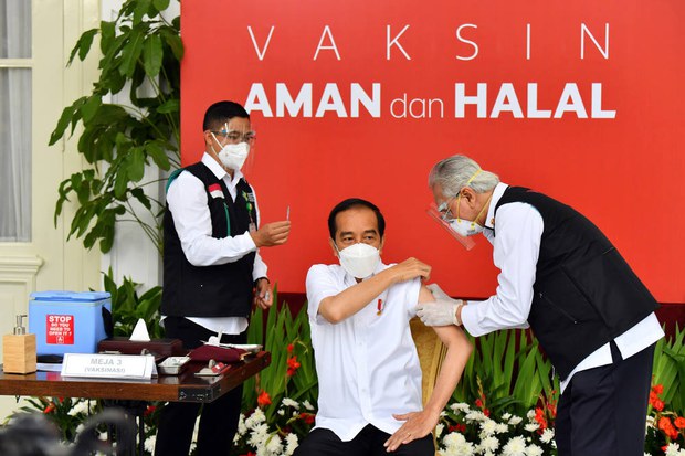 Vaksinasi COVID-19 Dimulai, Jokowi Terima Suntikan Pertama Vaksinasi COVID-19 Dimulai, Jokowi Terima Suntikan Pertama
