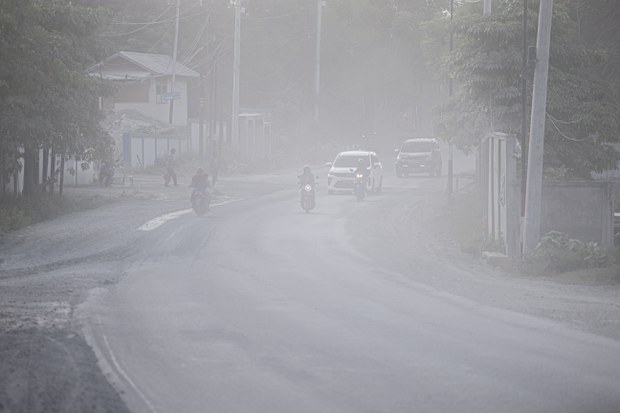 Melintasi kabut debu