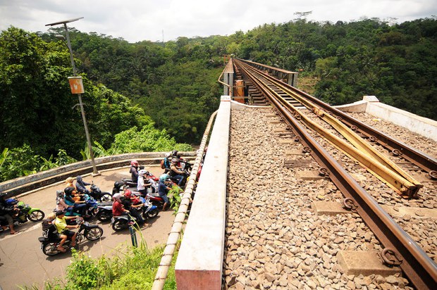 CIRAHONG07.JPG