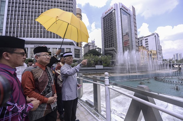 Agong Titah Ahli Parlimen Yang Namakan Calon PM Dari UMNO Menghadap Agong Titah Ahli Parlimen Yang Namakan Calon PM Dari UMNO Menghadap