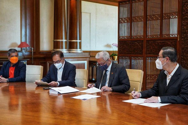 Jawatan Anwar Ibrahim Sebagai Ketua Pembangkang Malaysia dinaiktaraf Menteri Jawatan Anwar Ibrahim Sebagai Ketua Pembangkang Malaysia dinaiktaraf Menteri