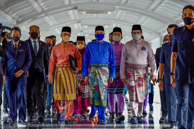 Malaysia Bentang Belanjawan RM322.1 Bilion Bantu Rakyat, Ekonomi Terkesan COVID-19 Malaysia Bentang Belanjawan RM322.1 Bilion Bantu Rakyat, Ekonomi Terkesan COVID-19