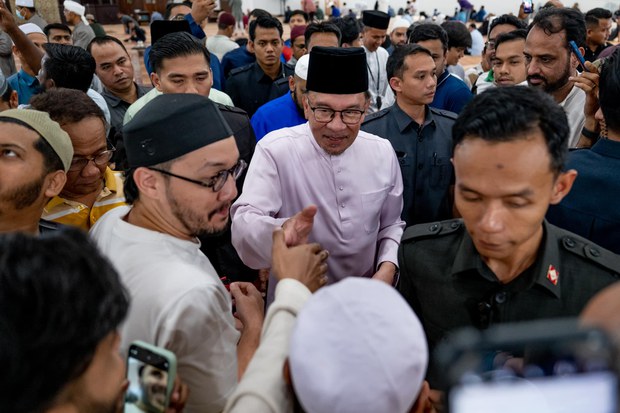 PM Anwar Ibrahim pertahan BlackRock, firma Amerika miliki saham MAHB PM Anwar Ibrahim pertahan BlackRock, firma Amerika miliki saham MAHB