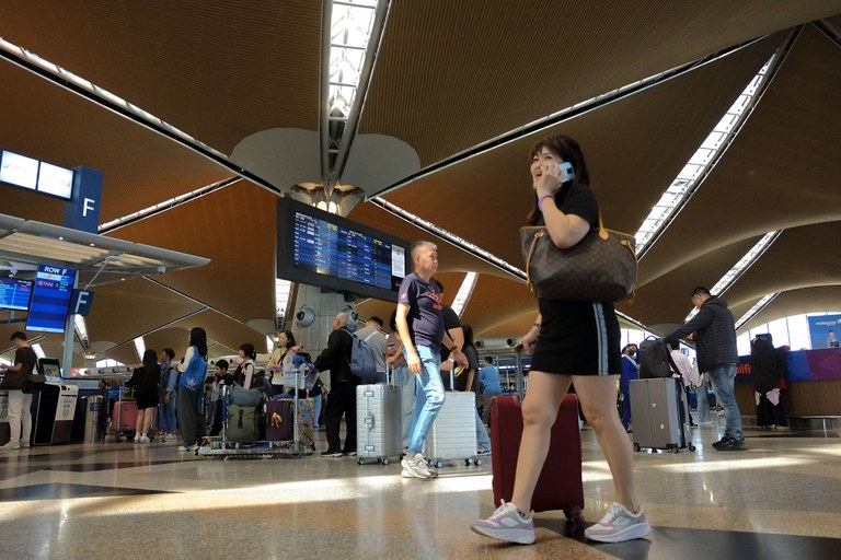KLIA_04.jpg KLIA_04.jpg