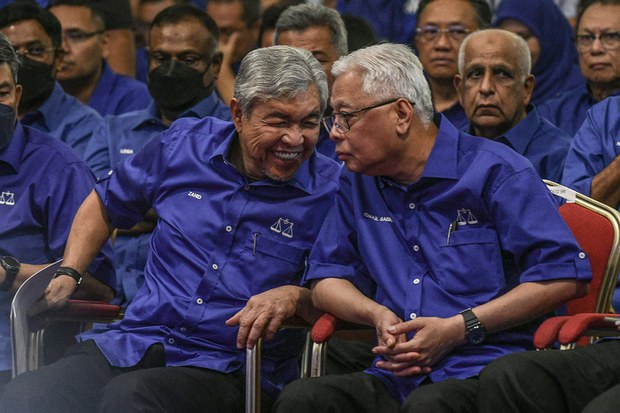 Calon PRU: Presiden UMNO gugur penyokong setia Perdana Menteri Calon PRU: Presiden UMNO gugur penyokong setia Perdana Menteri