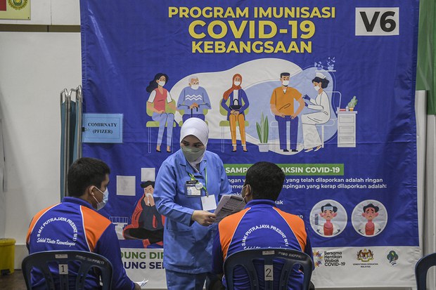 Kes COVID-19 di Malaysia dijangka terus meningkat, kata pakar kesihatan Kes COVID-19 di Malaysia dijangka terus meningkat, kata pakar kesihatan