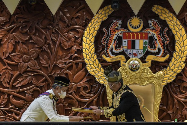 Yang di-Pertuan Agong Isytihar Darurat Seluruh Malaysia Bendung Penularan COVID-19 Yang di-Pertuan Agong Isytihar Darurat Seluruh Malaysia Bendung Penularan COVID-19