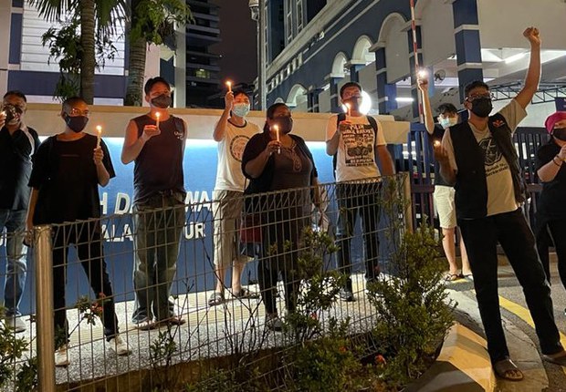 Kartunis Fahmi Reza Ditahan Pihak Berkuasa Malaysia Kartunis Fahmi Reza Ditahan Pihak Berkuasa Malaysia