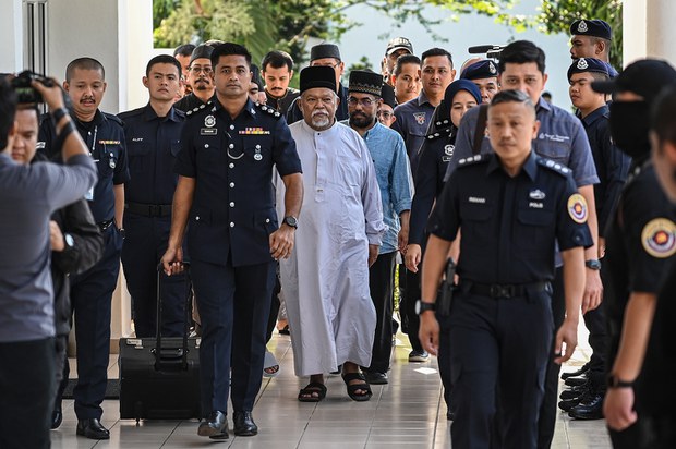 Malaysia dakwa 22 pemimpin GISBH atas tuduhan sertai kumpulan jenayah terancang Malaysia dakwa 22 pemimpin GISBH atas tuduhan sertai kumpulan jenayah terancang
