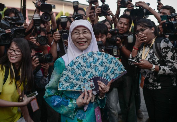 150922-MY-AZIZAH620 150922-MY-AZIZAH620