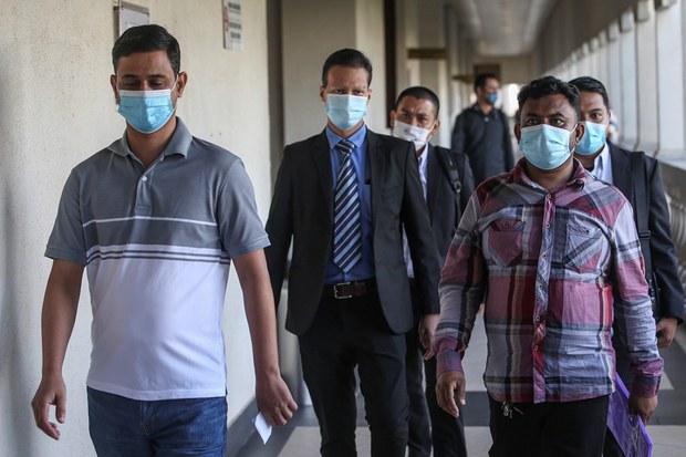 Rasuah: Pegawai Imigresen Bersama Dua Warganegara Asing Didakwa Di Mahkamah Rasuah: Pegawai Imigresen Bersama Dua Warganegara Asing Didakwa Di Mahkamah