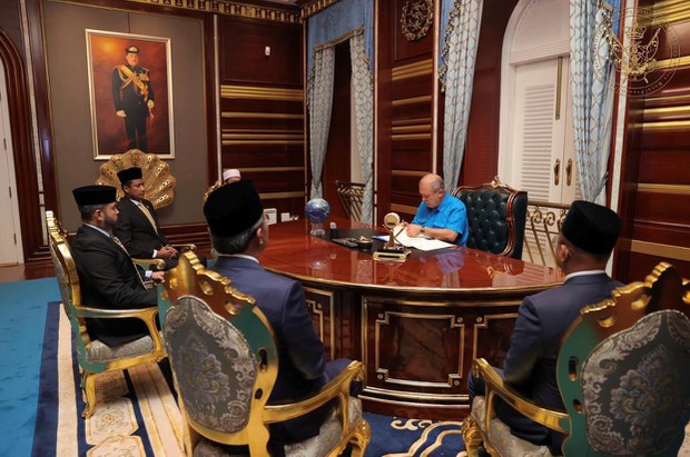 Penganalisis: Pilihan Raya Negeri Johor Mungkin Buka Laluan Awal Pilihan Raya Umum Malaysia Penganalisis: Pilihan Raya Negeri Johor Mungkin Buka Laluan Awal Pilihan Raya Umum Malaysia