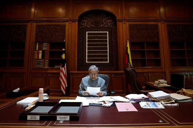 18-06-19-MY-1mdb-620.JPG 18-06-19-MY-1mdb-620.JPG