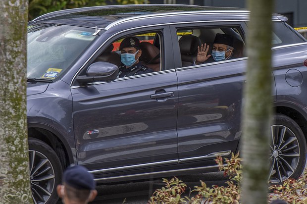 Mahathir Usul Majlis Tindakan Negara Ambil Alih Urus Tadbir Kerajaan Banteras COVID-19 Mahathir Usul Majlis Tindakan Negara Ambil Alih Urus Tadbir Kerajaan Banteras COVID-19