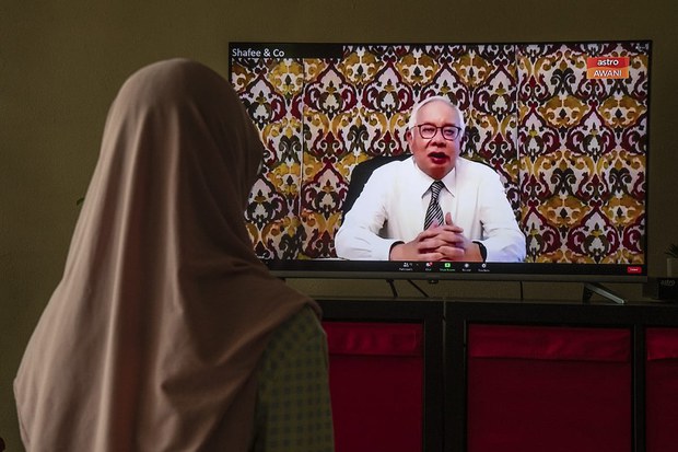 Mahkamah Rayuan Malaysia Kekal Hukuman Penjara 12 Tahun Terhadap Najib Razak Mahkamah Rayuan Malaysia Kekal Hukuman Penjara 12 Tahun Terhadap Najib Razak