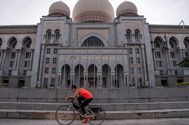 Mahkamah tolak permohonan Najib Razak tunda pendengaran rayuan kes 1MDB Mahkamah tolak permohonan Najib Razak tunda pendengaran rayuan kes 1MDB