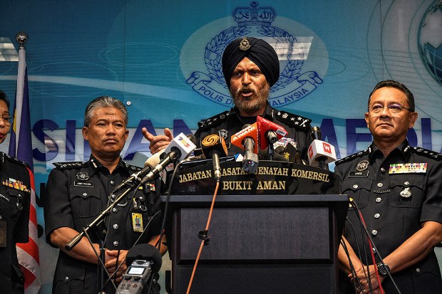 180525-MY-Najib-cash620.jpg 180525-MY-Najib-cash620.jpg