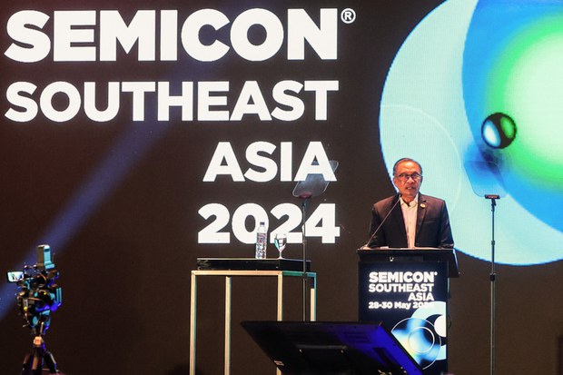Malaysia mahu melabur AS$5.3 bilion jadi hab semikonduktor 'berkecuali' ditengah ketegangan AS-China Malaysia mahu melabur AS$5.3 bilion jadi hab semikonduktor 'berkecuali' ditengah ketegangan AS-China