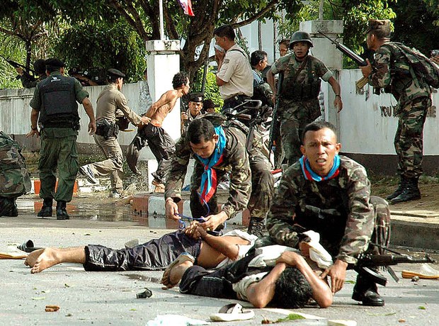 Thailand bakal dakwa lapan suspek kes Tak Bai ketika tarikh akhir kian hampir Thailand bakal dakwa lapan suspek kes Tak Bai ketika tarikh akhir kian hampir