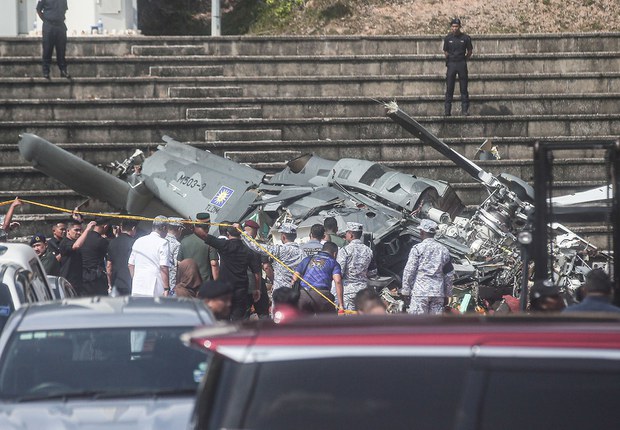 Terbang salah ketinggian punca utama dua helikopter tentera laut Malaysia terhempas Terbang salah ketinggian punca utama dua helikopter tentera laut Malaysia terhempas