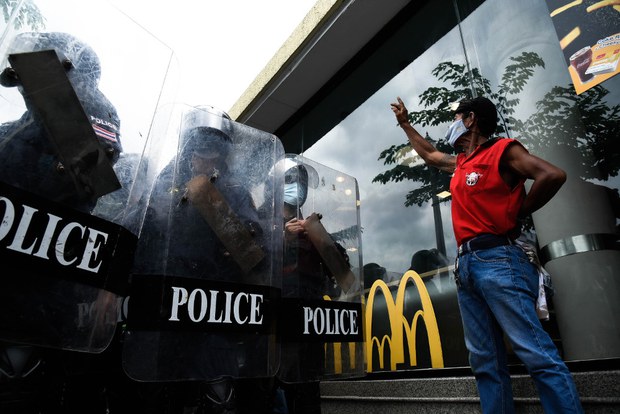 210818-TH-protest-riot-police.jpg