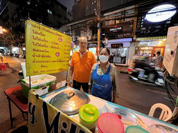 240222-TH-STREETFOOD 2.jpg