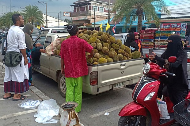 190708-TH-durian-retailer-800.jpg 190708-TH-durian-retailer-800.jpg