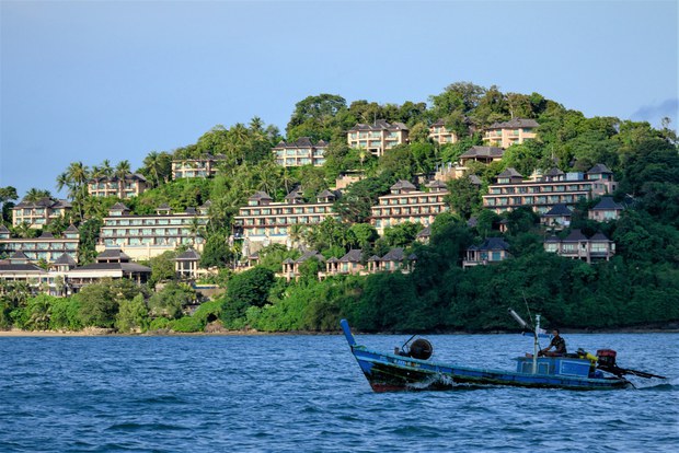 200930-TH-COVID-tourism-phuket-1000.jpg