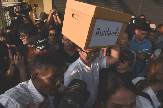 180212-TH-demonstrators-1000.jpg 180212-TH-demonstrators-1000.jpg
