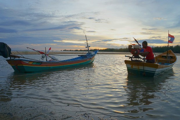 180507-TH-fishermen-1000.jpg 180507-TH-fishermen-1000.jpg