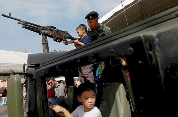 190925-TH-guns-kids-1000.jpg
