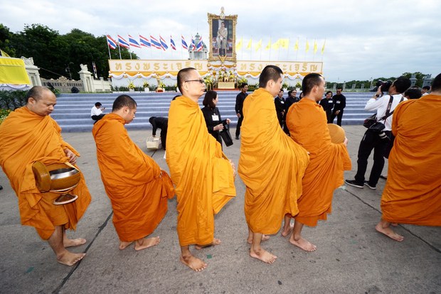 TH-monks-1000 TH-monks-1000