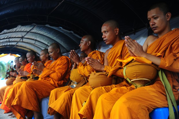 170920-TH-buddhist-monks-1000.jpg