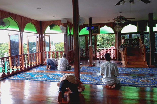 191126-TH-mosque-resist-650.jpg 191126-TH-mosque-resist-650.jpg