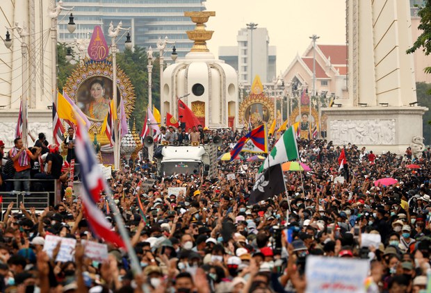 201014-TH-protesters-1000.jpg 201014-TH-protesters-1000.jpg